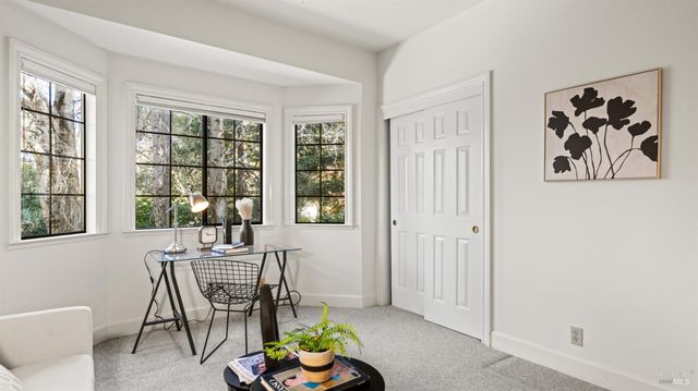 11 Saddlebrook Ct, Novato, CA 94947