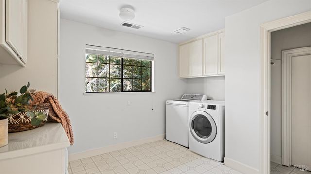 11 Saddlebrook Ct, Novato, CA 94947