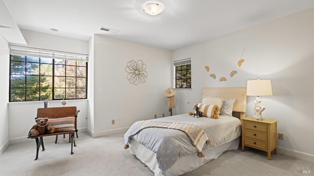 11 Saddlebrook Ct, Novato, CA 94947