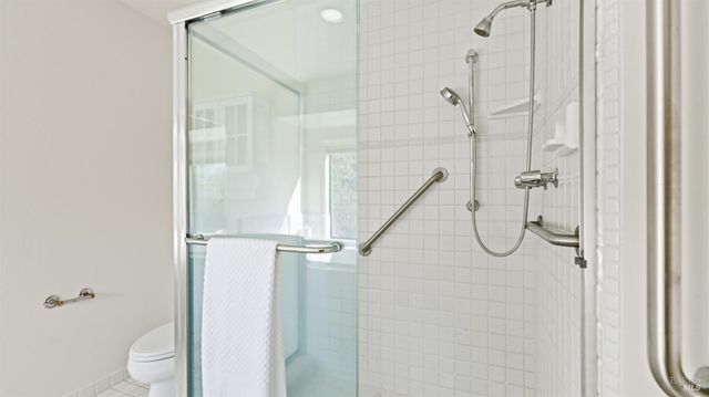 11 Saddlebrook Ct, Novato, CA 94947