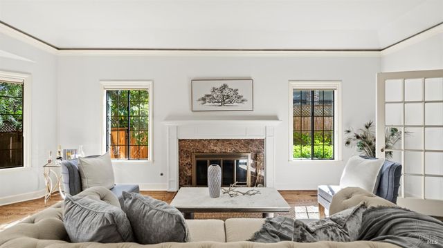 11 Saddlebrook Ct, Novato, CA 94947