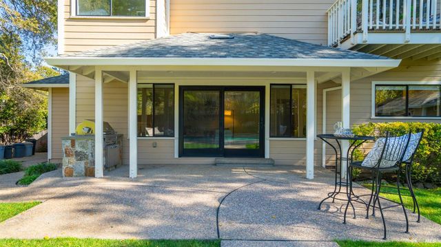 11 Saddlebrook Ct, Novato, CA 94947