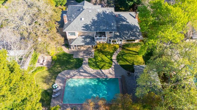 11 Saddlebrook Ct, Novato, CA 94947