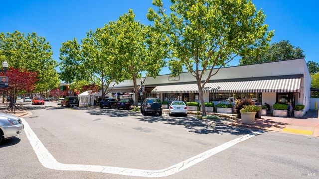 11 Saddlebrook Ct, Novato, CA 94947