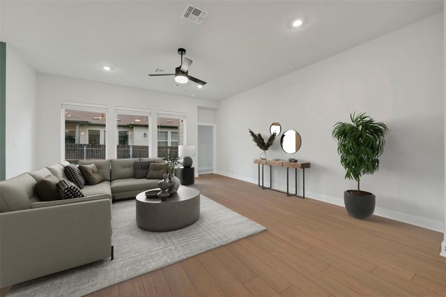 271 Twistleaf DR, Buda, TX 78610