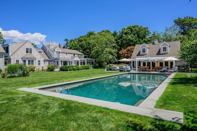 313 Bridge Street, Osterville, MA 02655