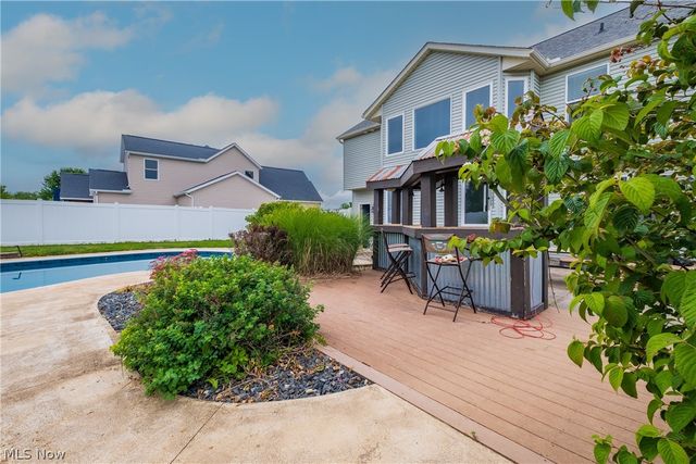 2392 Bowers Street NW, Uniontown, OH 44685