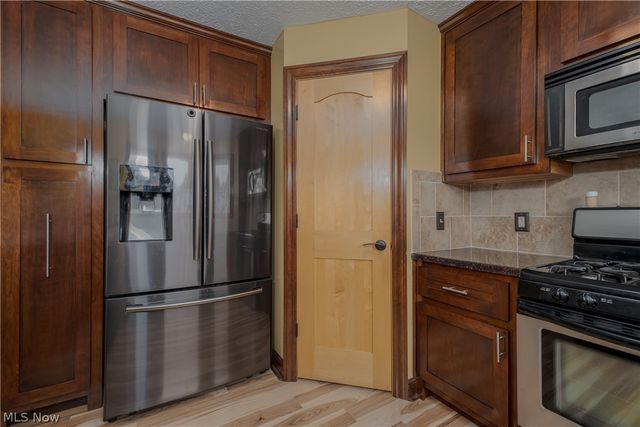 2392 Bowers Street NW, Uniontown, OH 44685