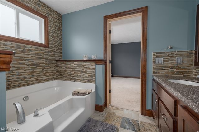 2392 Bowers Street NW, Uniontown, OH 44685
