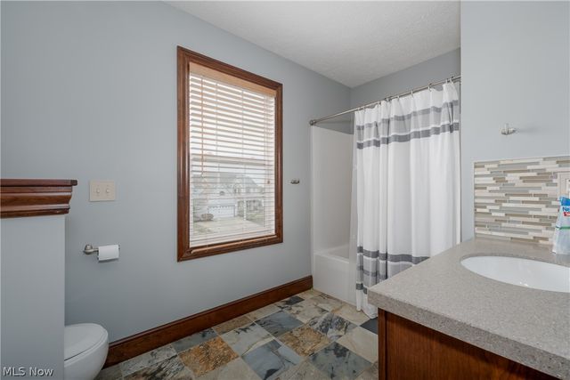 2392 Bowers Street NW, Uniontown, OH 44685