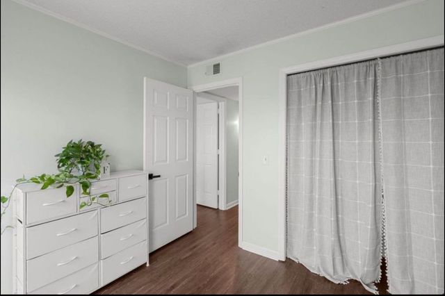 2325 Elliston Pl Apt 410, Nashville, TN 37203