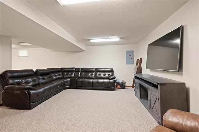 9413 Hall Drive, Lenexa, KS 66219