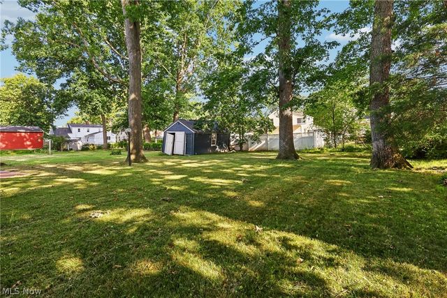 1824 Edgewood Street NE, Warren, OH 44483