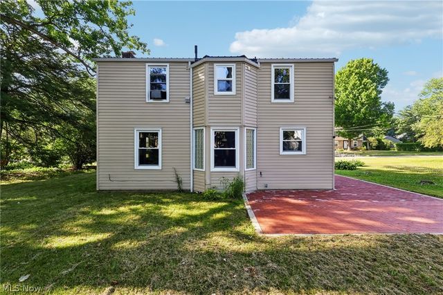 1824 Edgewood Street NE, Warren, OH 44483