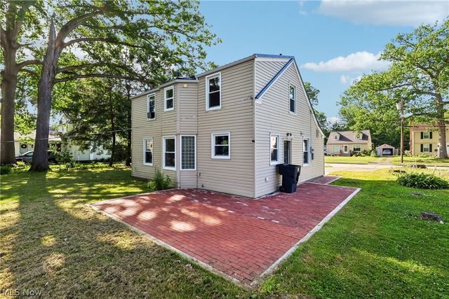 1824 Edgewood Street NE, Warren, OH 44483