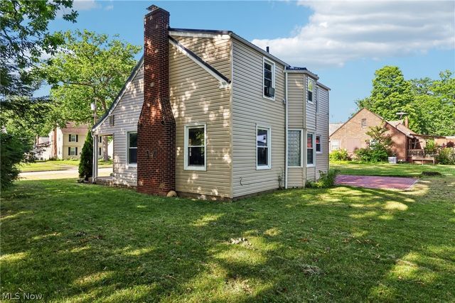 1824 Edgewood Street NE, Warren, OH 44483