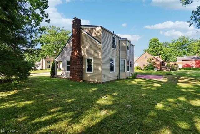 1824 Edgewood Street NE, Warren, OH 44483