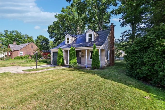 1824 Edgewood Street NE, Warren, OH 44483