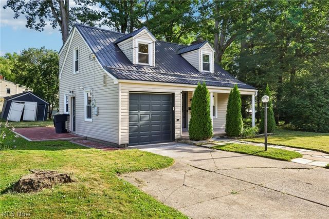 1824 Edgewood Street NE, Warren, OH 44483