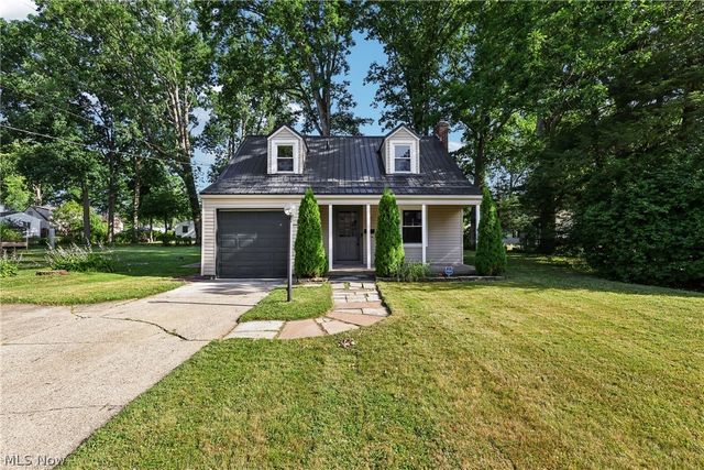 1824 Edgewood Street NE, Warren, OH 44483
