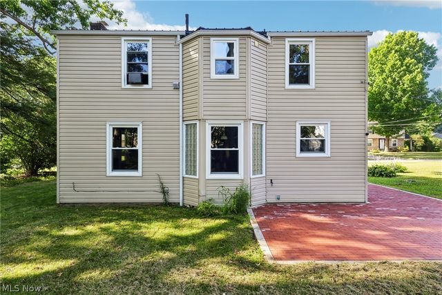 1824 Edgewood Street NE, Warren, OH 44483