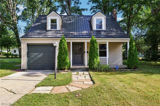 1824 Edgewood Street NE, Warren, OH 44483
