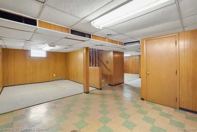 1845 Edgewood Street, Dearborn, MI 48124