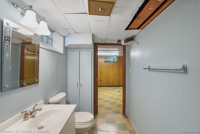 1845 Edgewood Street, Dearborn, MI 48124