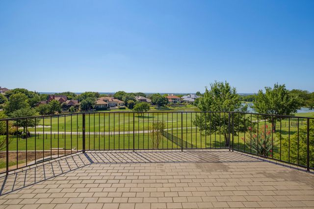 5916 Forest Highlands Drive, Fort Worth, TX 76132