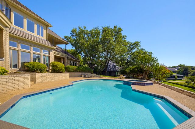 5916 Forest Highlands Drive, Fort Worth, TX 76132