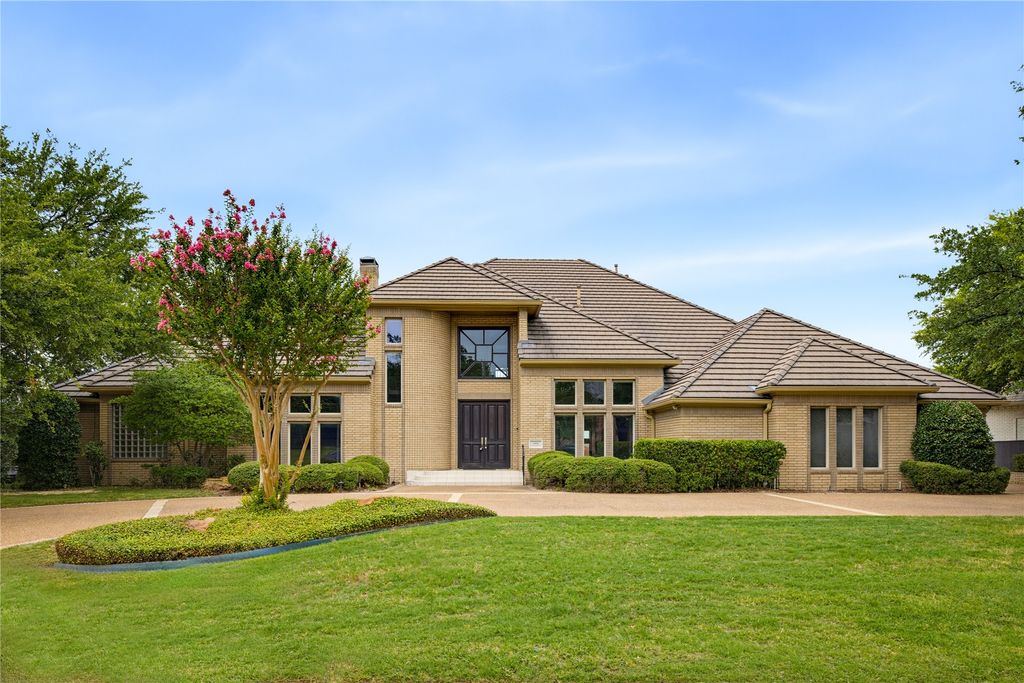 5916 Forest Highlands Drive, Fort Worth, TX 76132