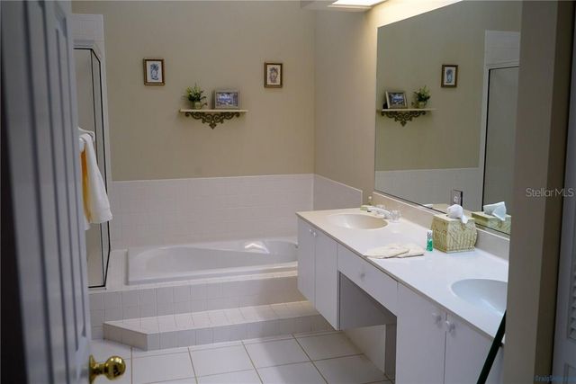 8718 53RD TERRACE E, Lakewood Ranch, FL 34211