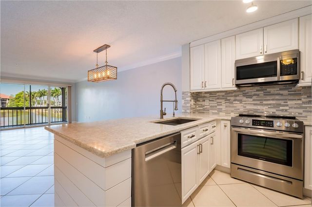 2400 FEATHER SOUND DRIVE 1125, Clearwater, FL 33762