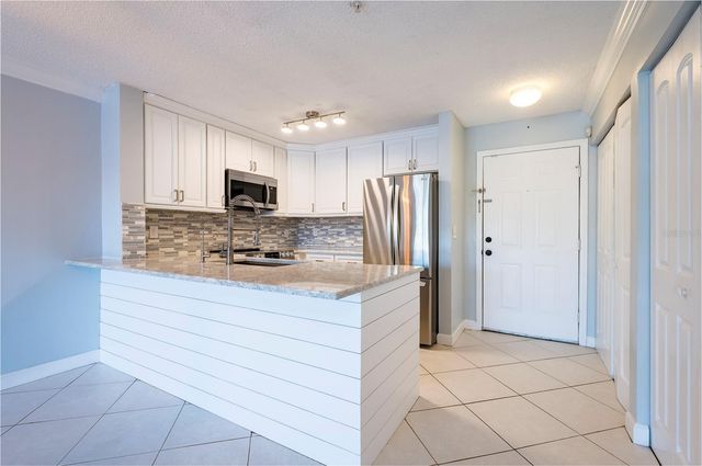 2400 FEATHER SOUND DRIVE 1125, Clearwater, FL 33762