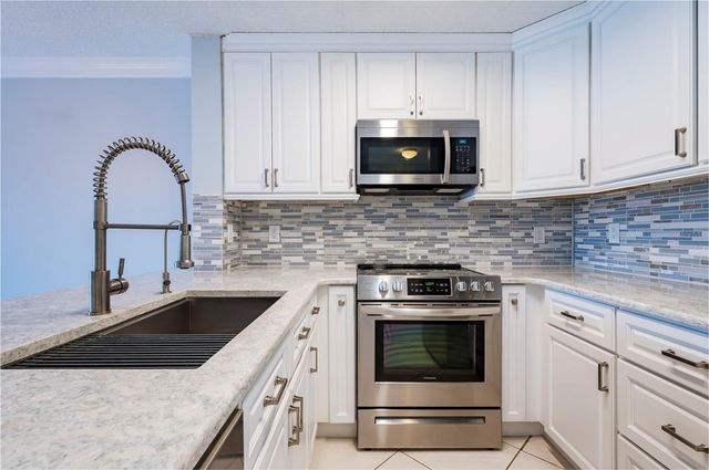 2400 FEATHER SOUND DRIVE 1125, Clearwater, FL 33762
