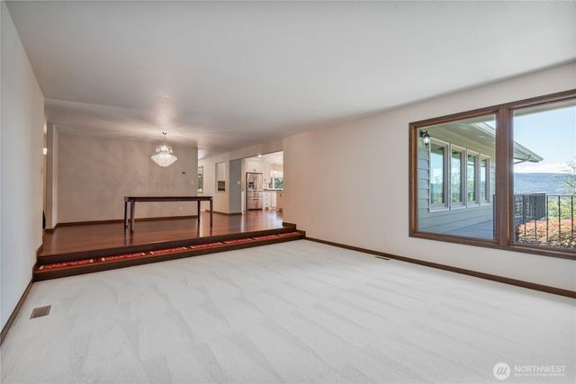 18 Island View Lane, Cathlamet, WA 98612