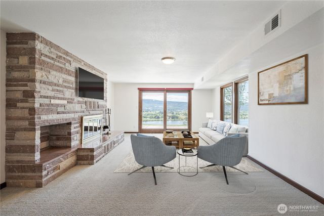18 Island View Lane, Cathlamet, WA 98612