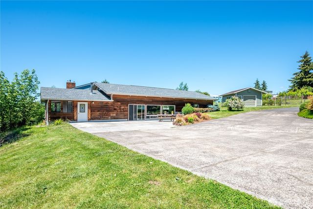 18 Island View Lane, Cathlamet, WA 98612