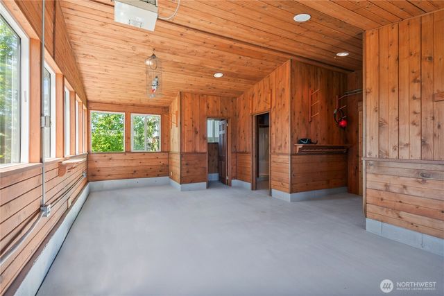 18 Island View Lane, Cathlamet, WA 98612