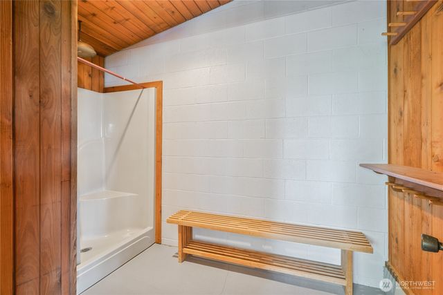 18 Island View Lane, Cathlamet, WA 98612
