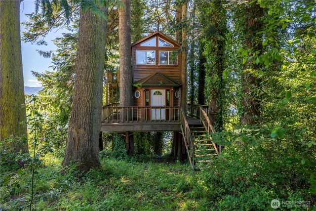 18 Island View Lane, Cathlamet, WA 98612