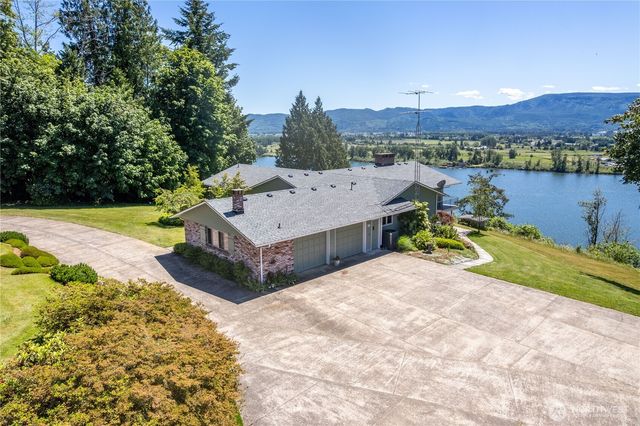 18 Island View Lane, Cathlamet, WA 98612