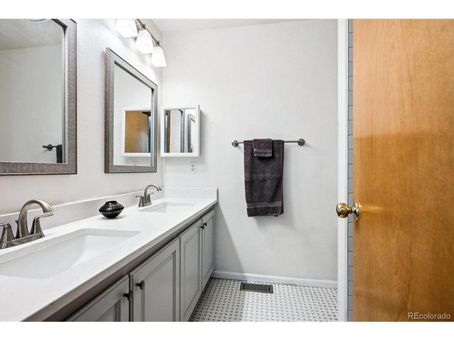 5218 S Jericho Way, Centennial, CO 80015