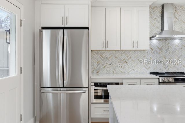 4 Possum Ln, Hilton Head Island, SC 29928