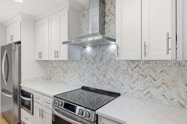 4 Possum Ln, Hilton Head Island, SC 29928