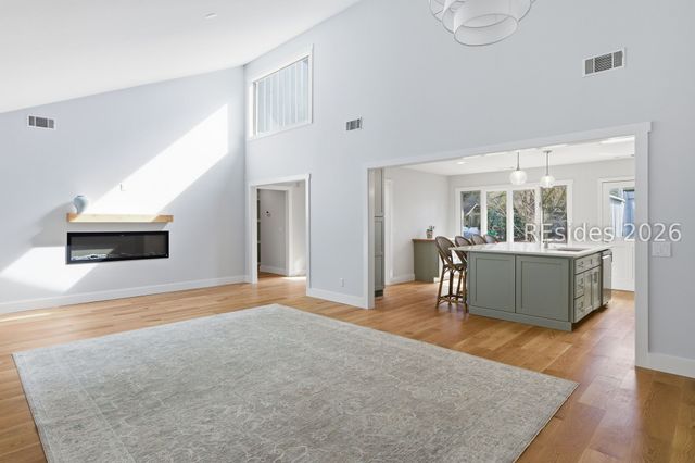 4 Possum Ln, Hilton Head Island, SC 29928