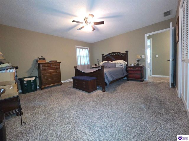 311 Forest Trace, Radcliff, KY 40160