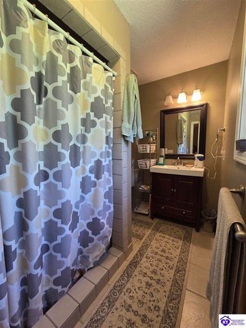 311 Forest Trace, Radcliff, KY 40160