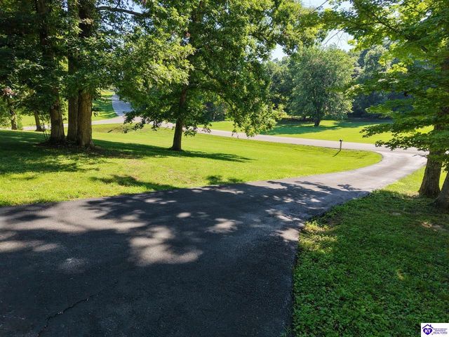 311 Forest Trace, Radcliff, KY 40160