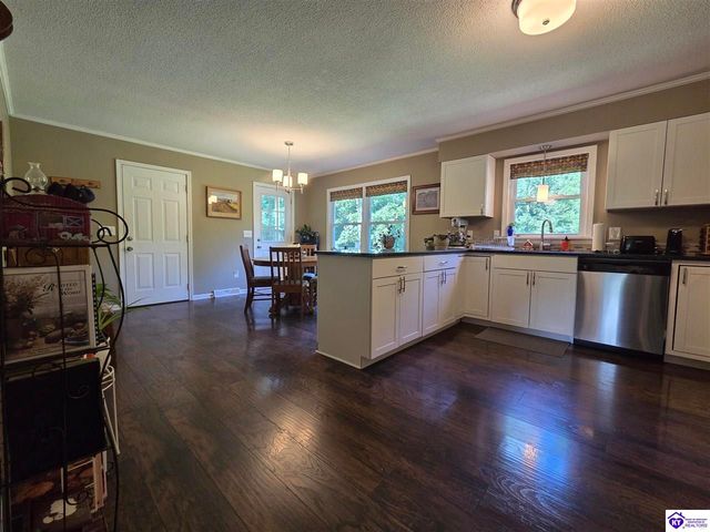 311 Forest Trace, Radcliff, KY 40160